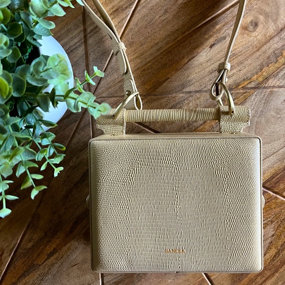 SANCIA The JANOU Box Shoulder Bag - Picture 7 of 16